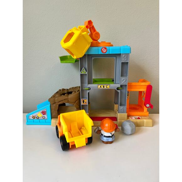 Fisher-Price Little People Load Up n Learn Construction Site Works - Picture 3 of 6